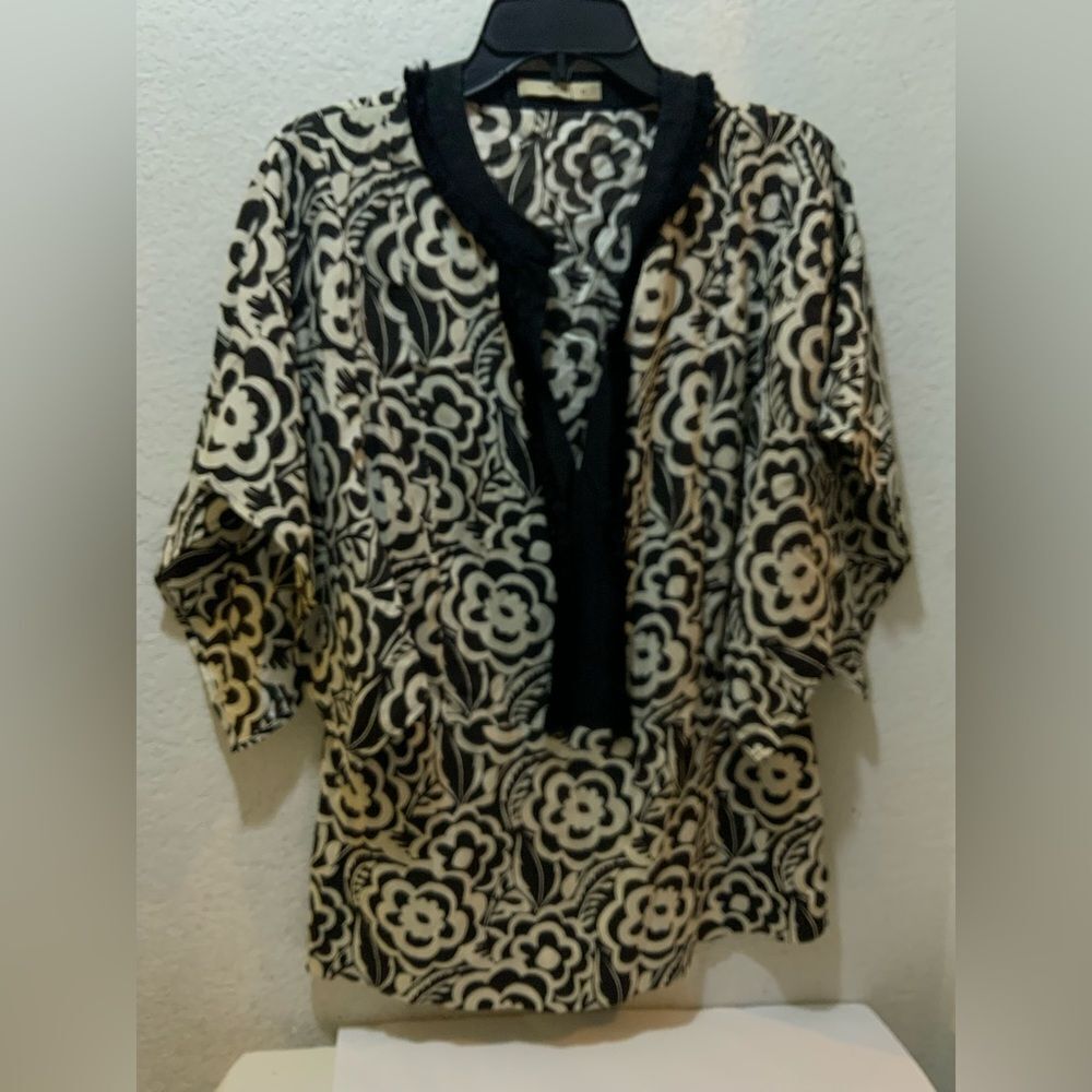 ETRO Women’ Silk blend SZ 44 Floral short  Sleeve Blouse Made in Italy